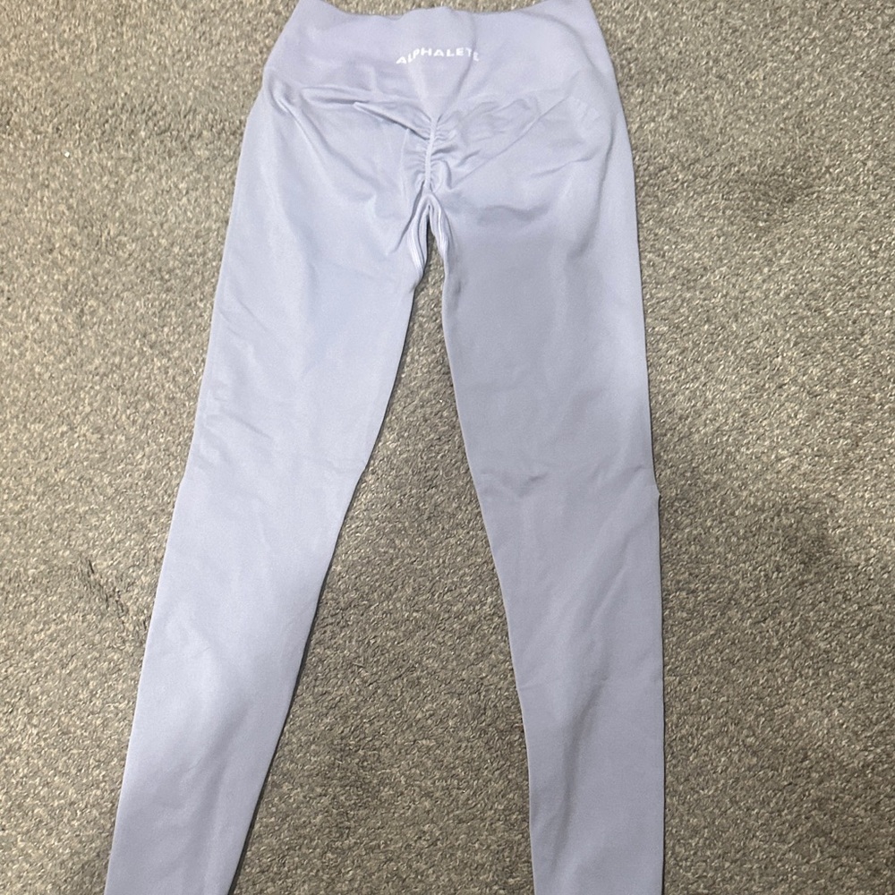 Alphalete Lavender Scrunch-Back Leggings
